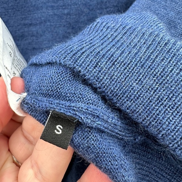 Knittons blue wool long sleeve crew neck woman’s pullover sweater. Small - Picture 9 of 10